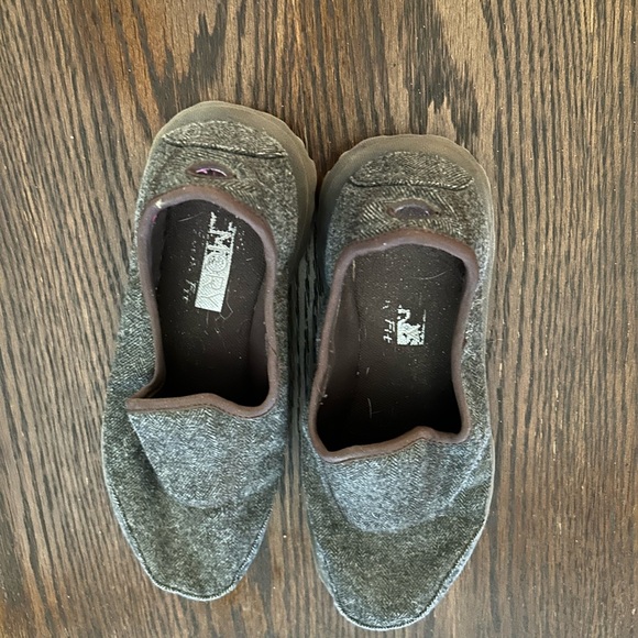 Womens Skechers shoes brown size 8 - Picture 4 of 4